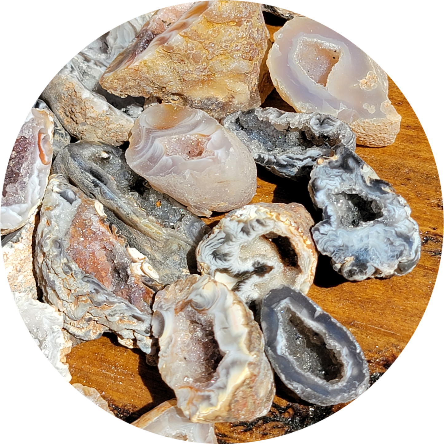 Oco Geode Halves: Druzy Crystal Mini Geodes